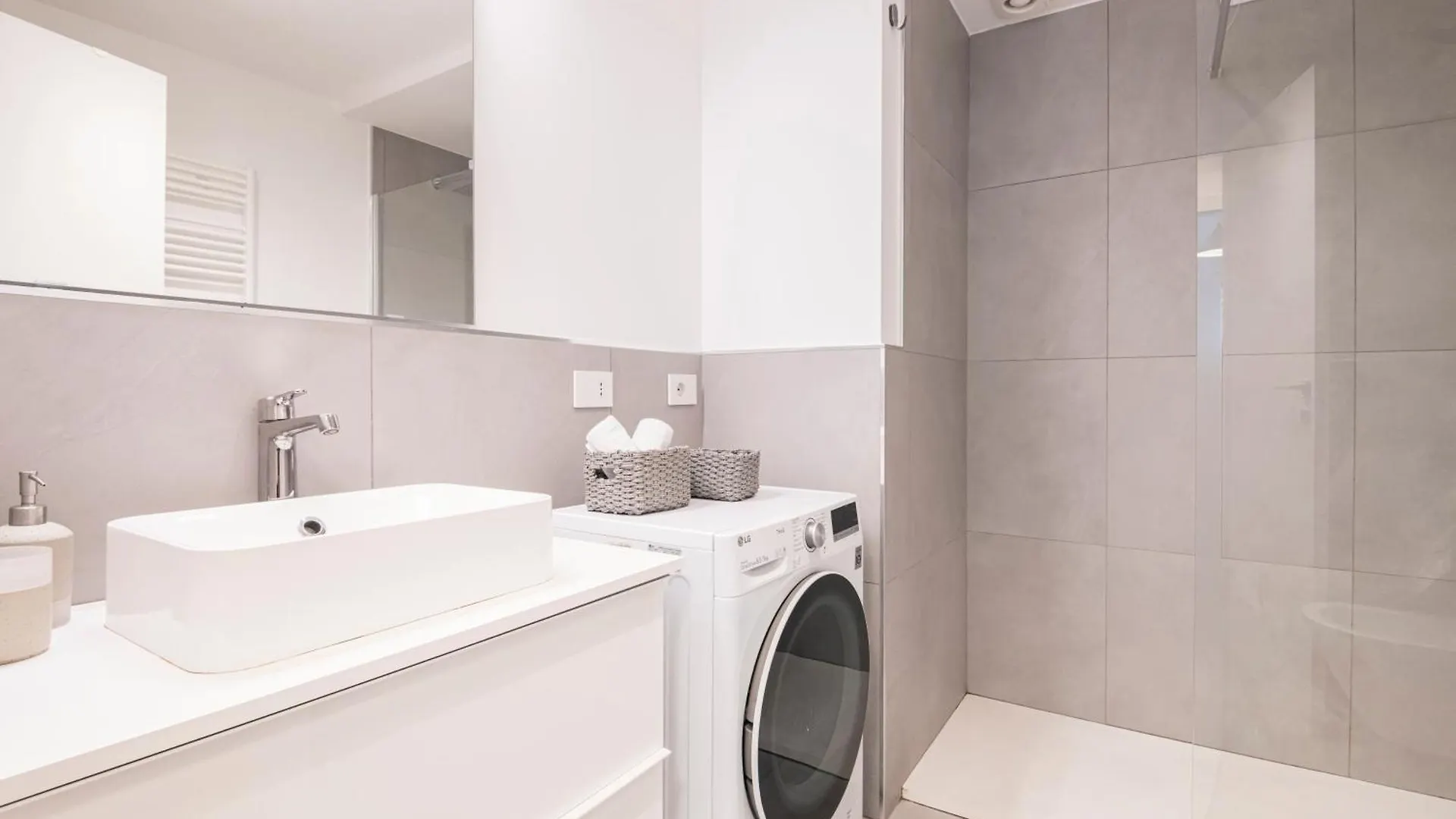 New Apartment In Cinque Giornate By Easylife Milán