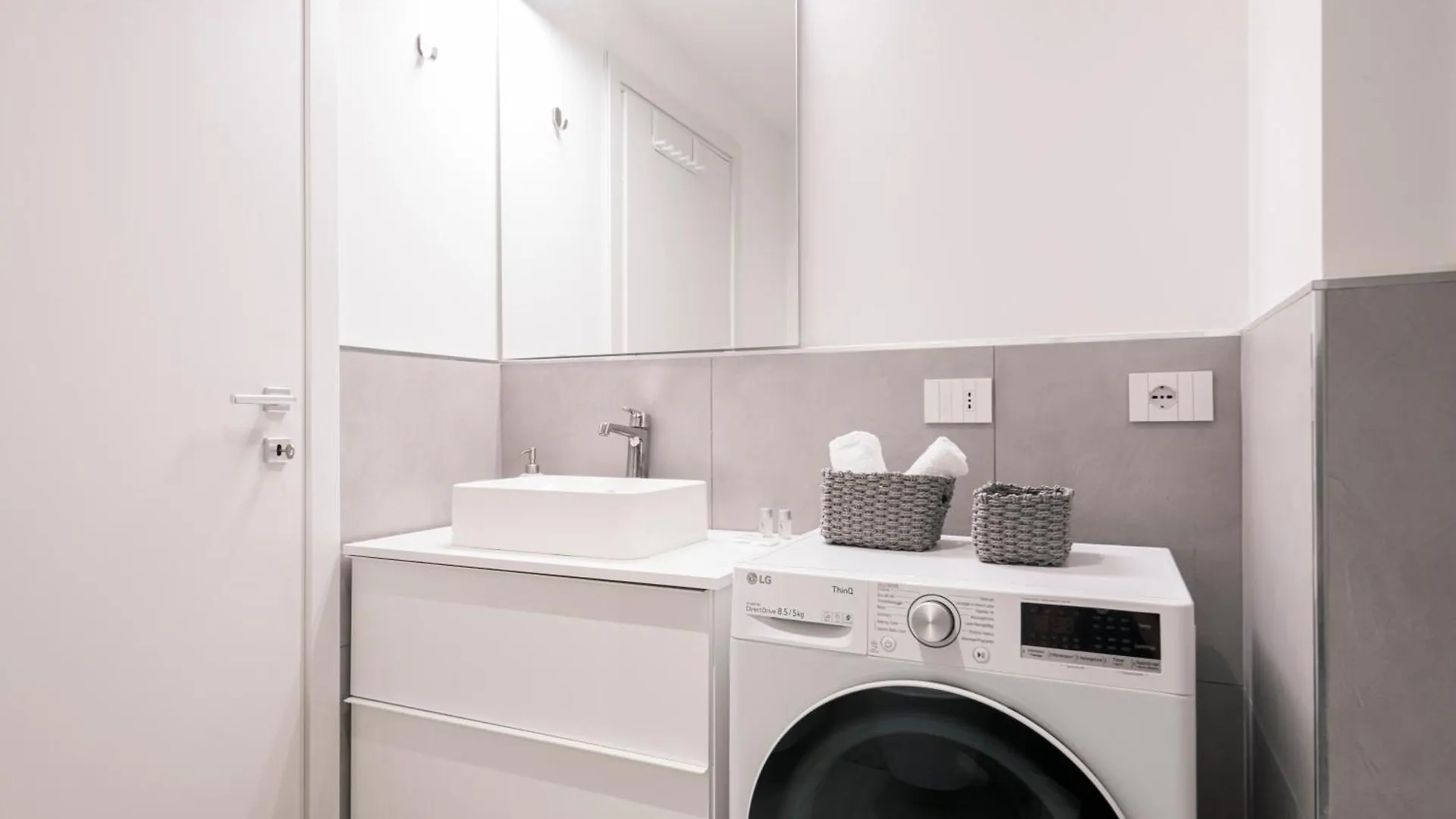 New Apartment In Cinque Giornate By Easylife Milan